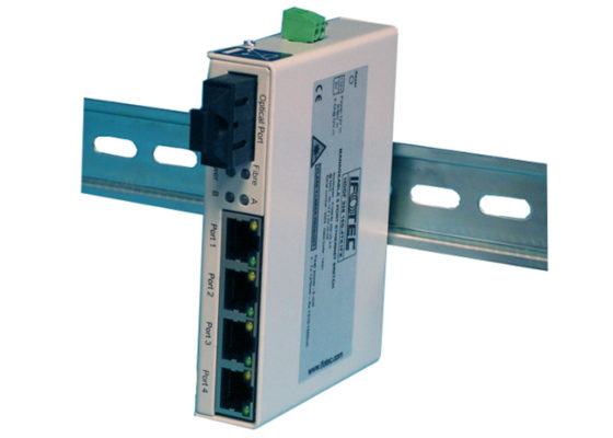 Switch Fast Ethernet manageable 5 ports dont 1 port fibre optique