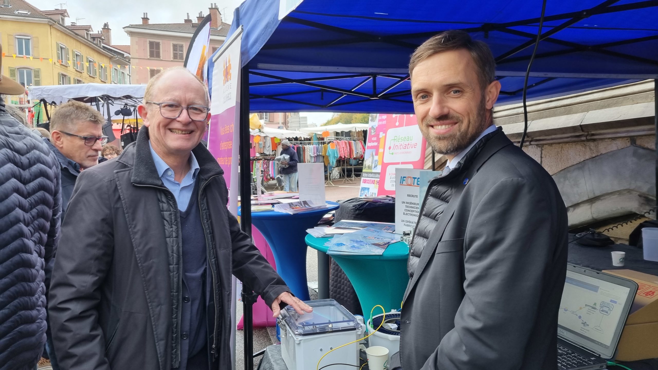 IFOTEC à la foire Saint-Martin. Gilles BILLET, PDG d'IFOTEC, et Julien POLAT, maire de la ville de Voiron.